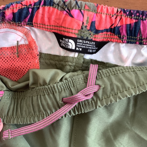 The North Face girls size M (10/12) drawstring dry wicking shorts - Picture 3 of 3